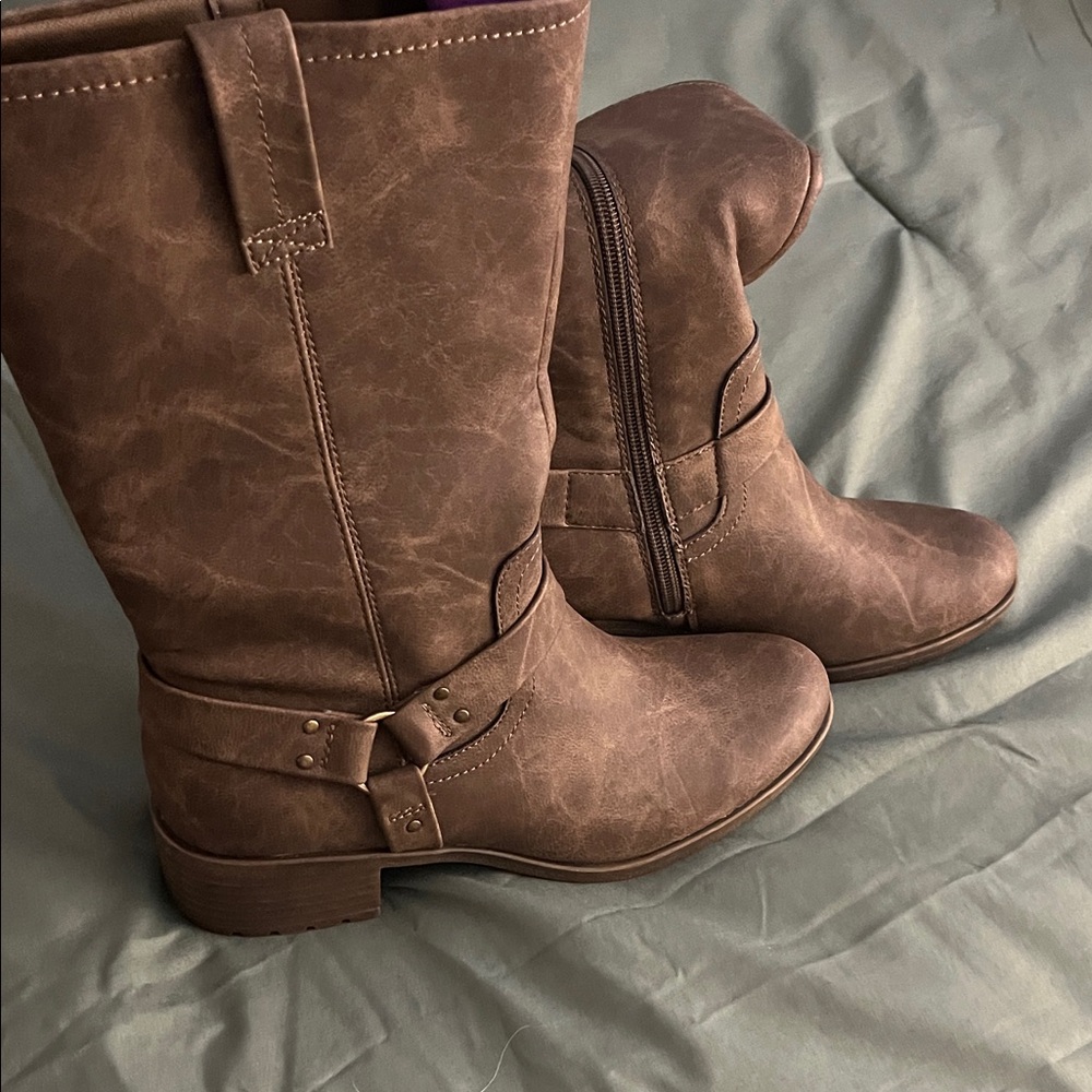 FRYE AND CO. Eveline Brown Heeled Motorcycle Boots